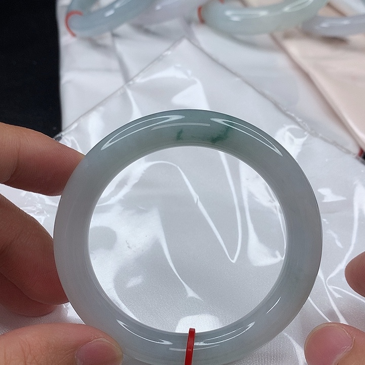 翡翠手镯未镶嵌翡翠24730