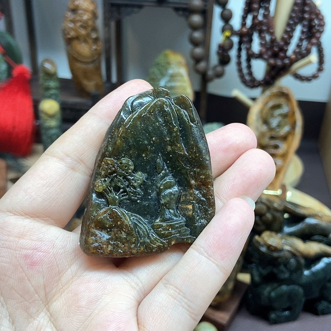 岫岩河磨玉（透闪石质玉）未镶嵌挂件思*