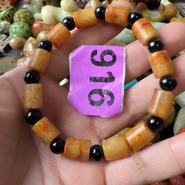 朝***号和田玉未镶嵌颈饰