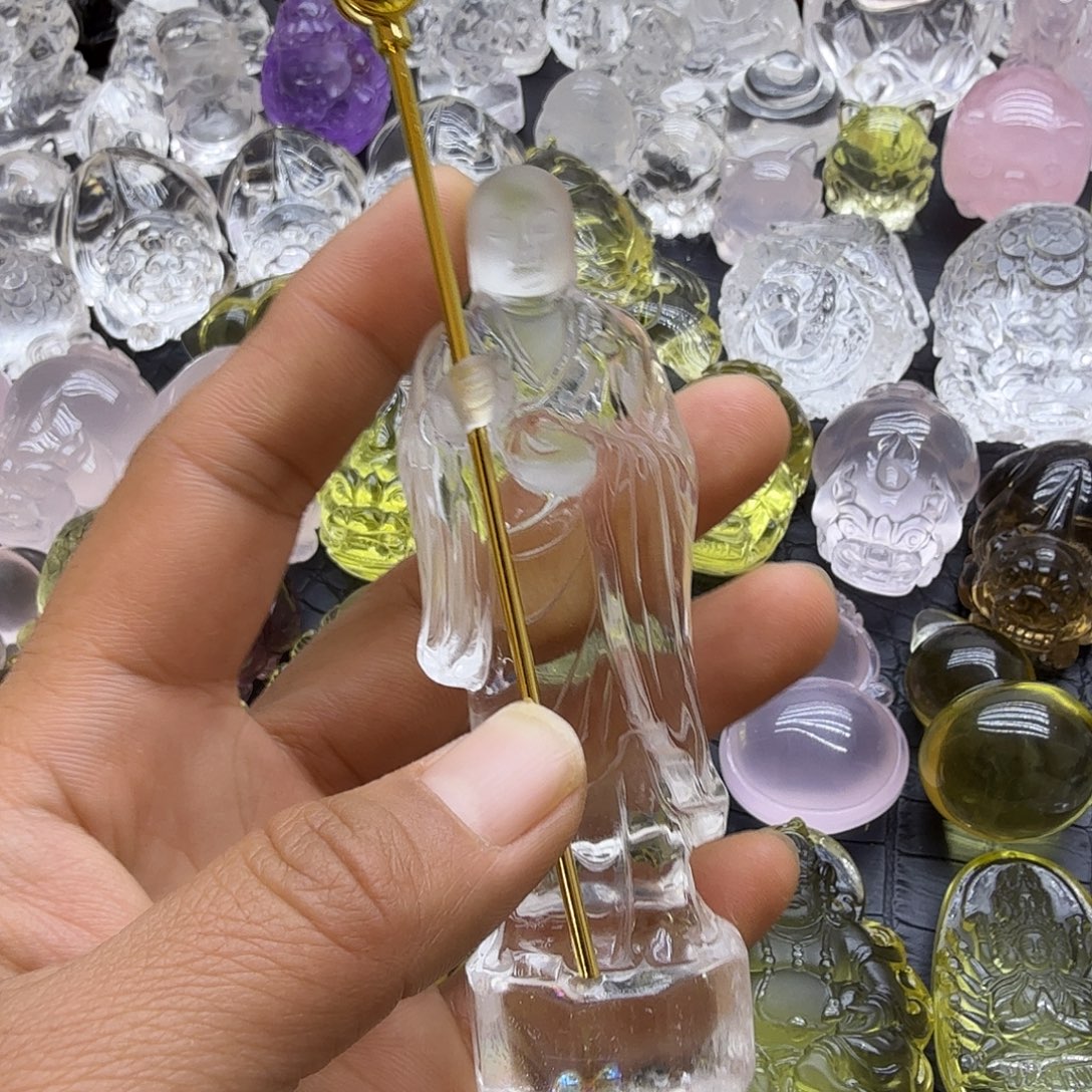 卍***卍未镶嵌颈饰水晶摆件