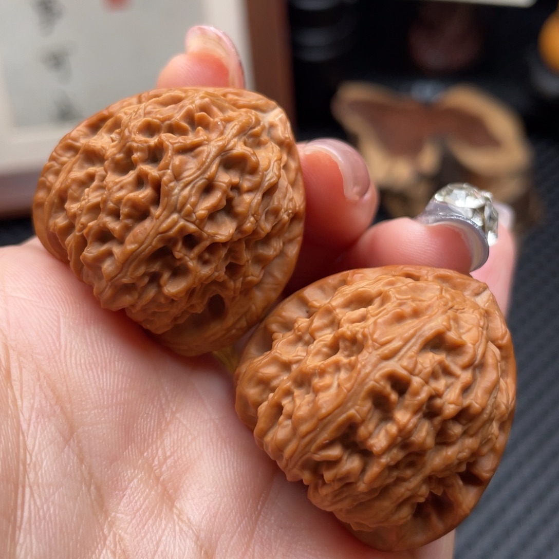 把件文玩核桃手捻三角白