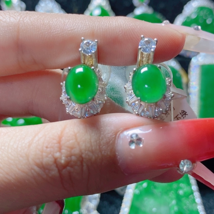 翡翠颈饰未镶嵌1886049。