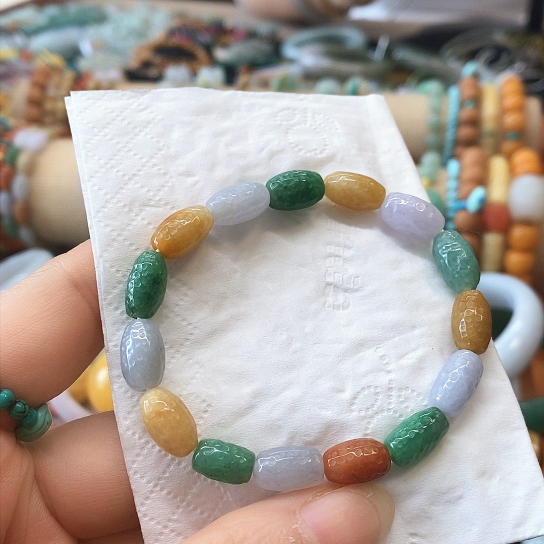 翡翠颈饰未镶嵌翡翠手串