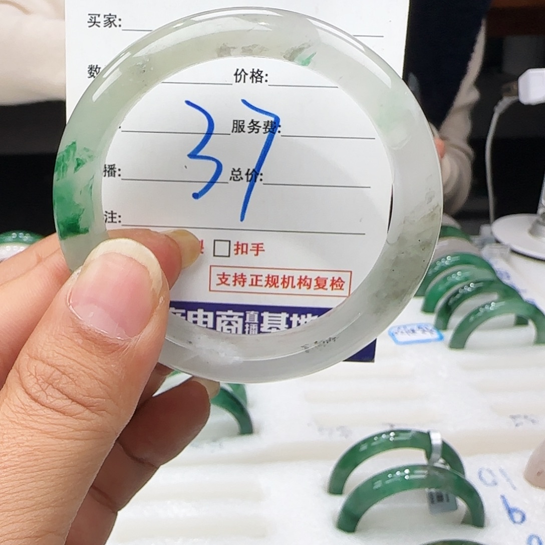 石英质玉未镶嵌多样性发其一