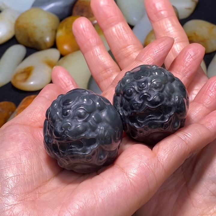 和田玉未镶嵌把件