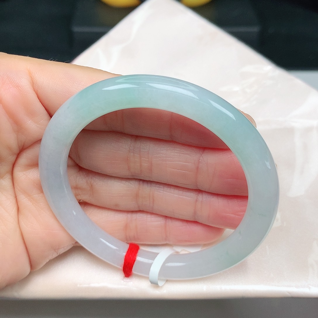 未镶嵌手镯（圆镯）翡翠天空蓝4