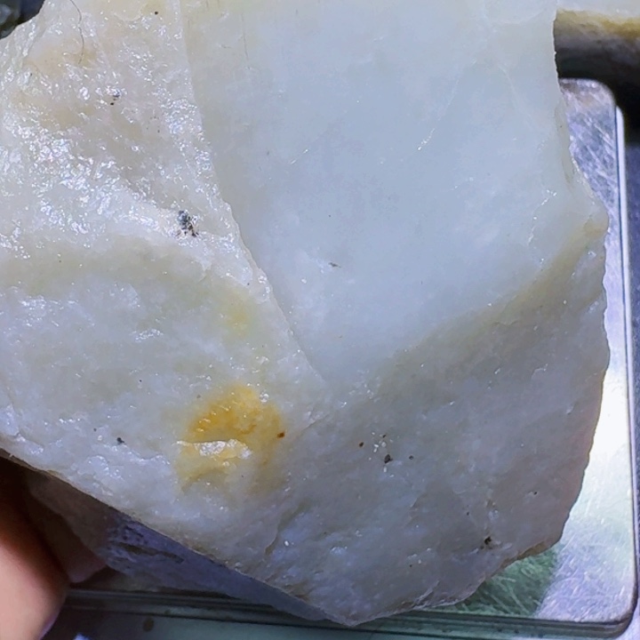 未镶嵌和田玉（糖玉）珠宝半成品