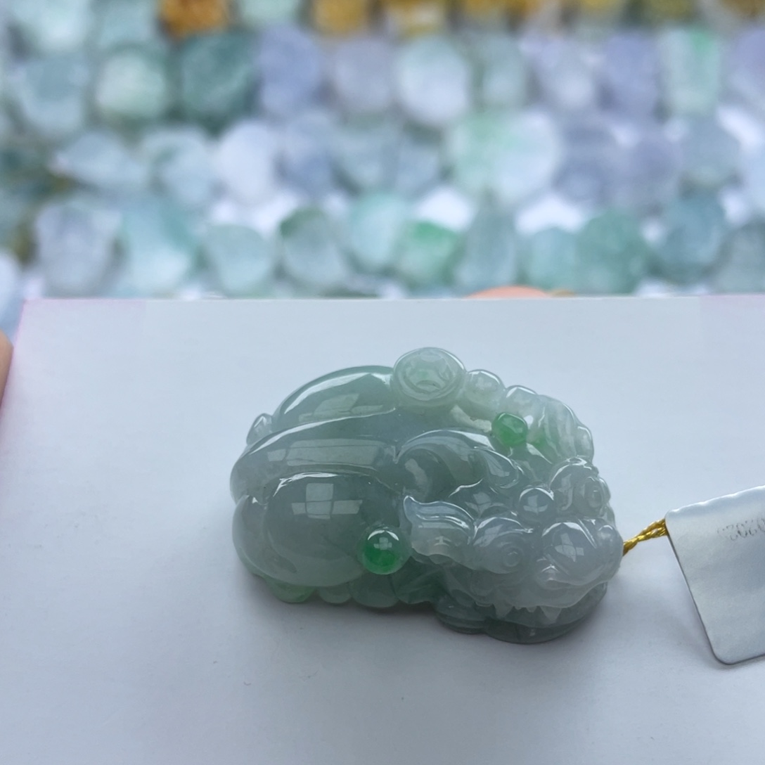 翡翠颈饰未镶嵌貔貅