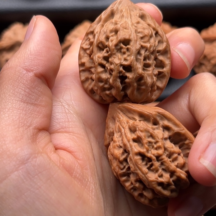 略***～文玩核桃吊坠鸡心