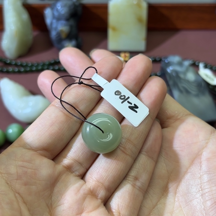 *****和田玉未镶嵌颈饰