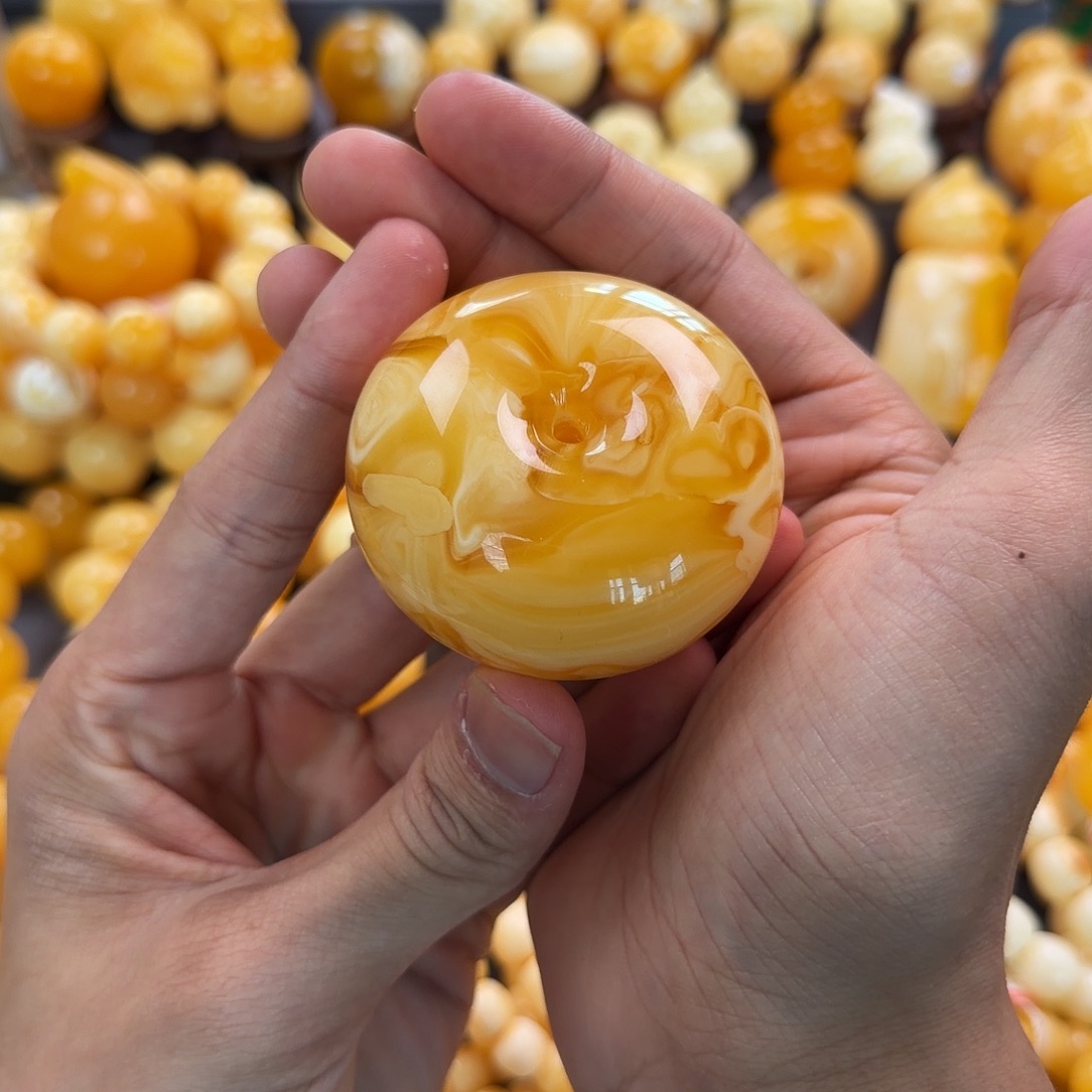 琥珀未镶嵌珠宝奇石57g