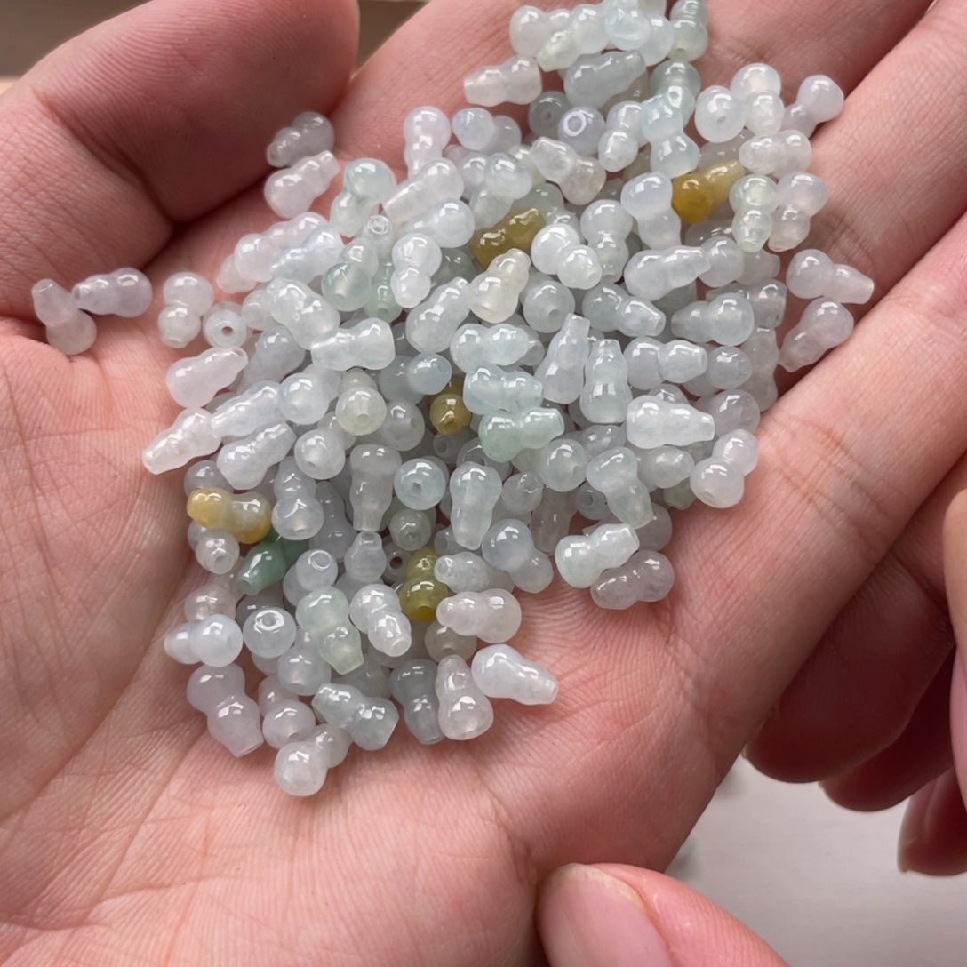 颈饰未镶嵌翡翠4元一颗