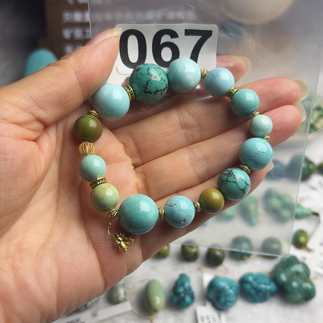 绿松石未镶嵌珠宝奇石