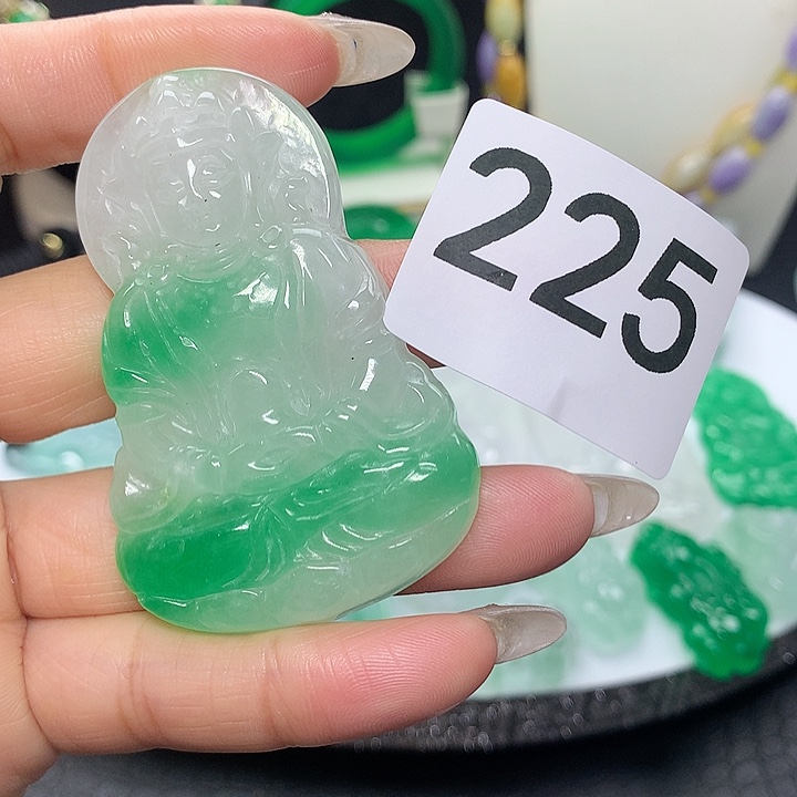 翡翠吊坠(赠链)未镶嵌