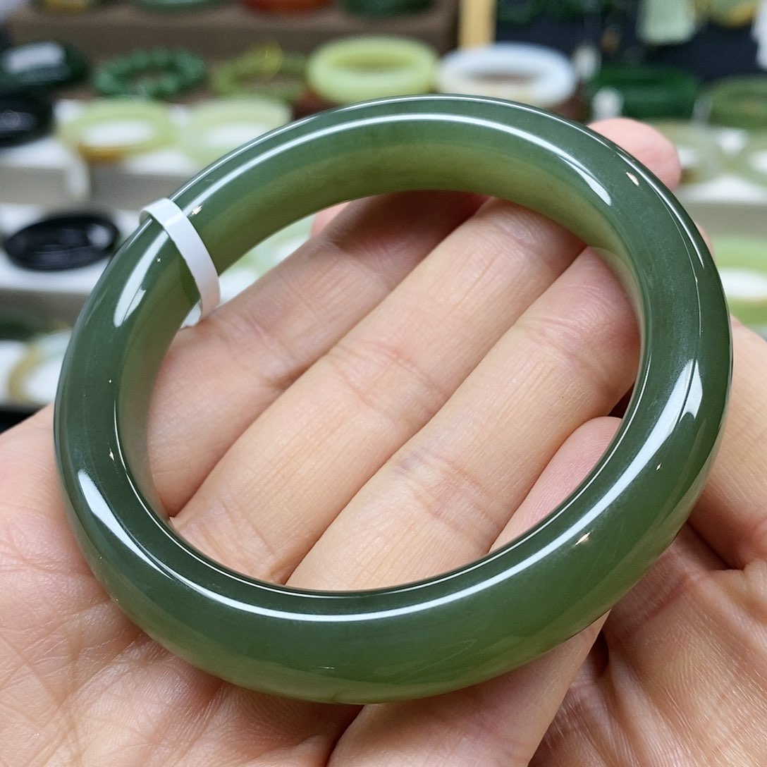 【闪购商品】未镶嵌手镯和田玉