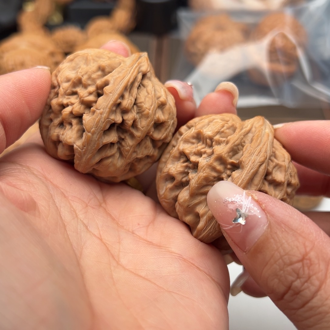 文玩核桃把件红锦鲤42