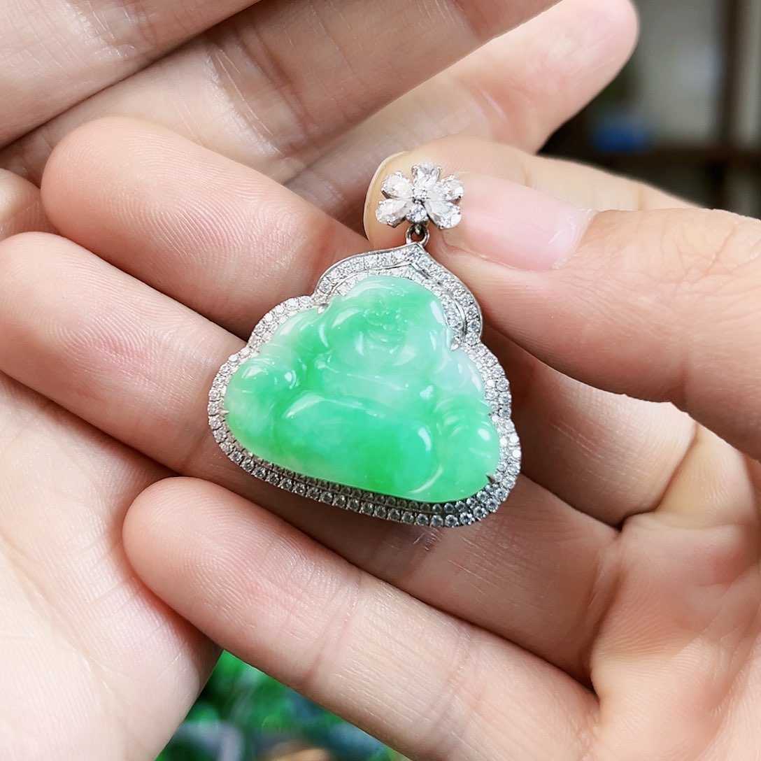 翡翠颈饰18K金镶嵌吊坠