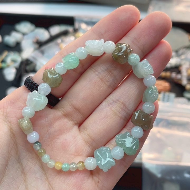 睿****翡翠未镶嵌颈饰A货翡翠不退不换