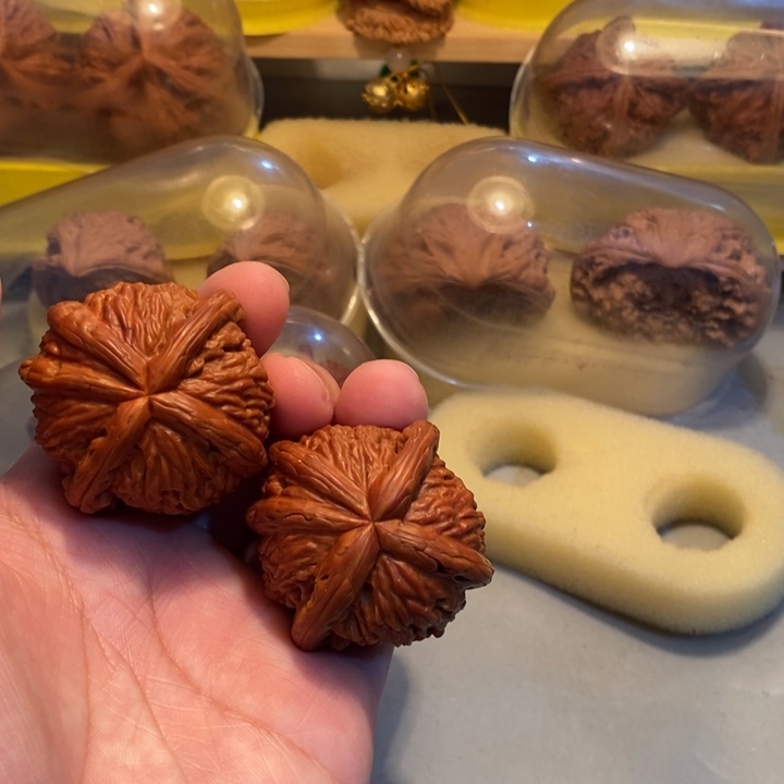 飞***哥把件文玩核桃Jjjjjhjj