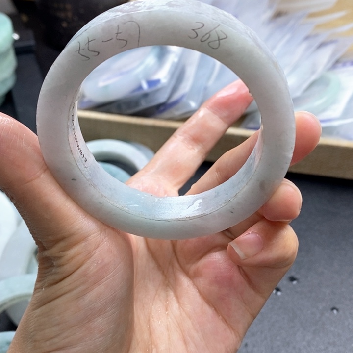 定制翡翠手镯未镶嵌