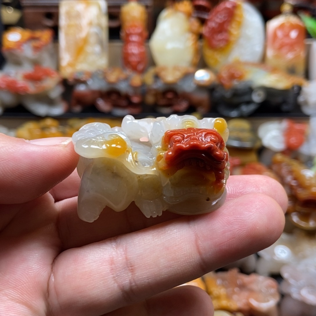 石英质玉（黄龙玉）挂件未镶嵌