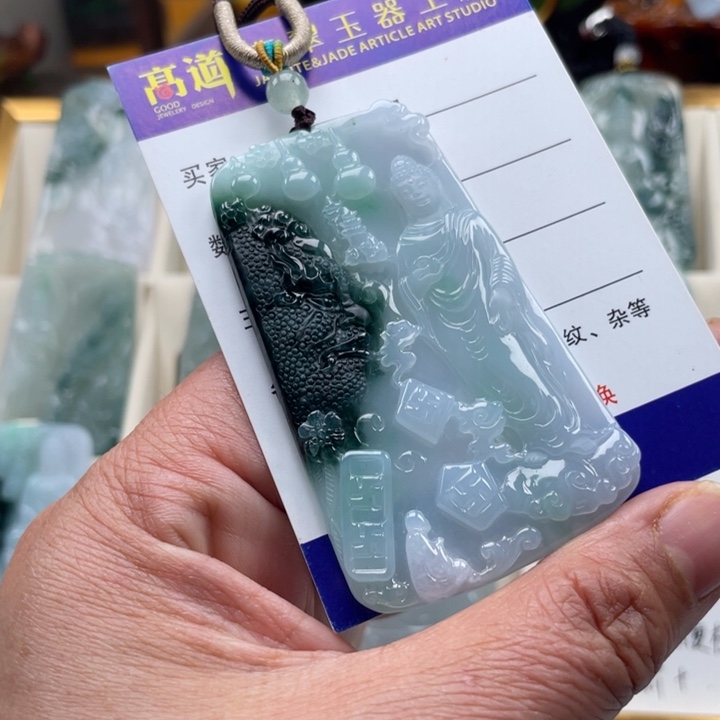 翡翠未镶嵌颈饰玉