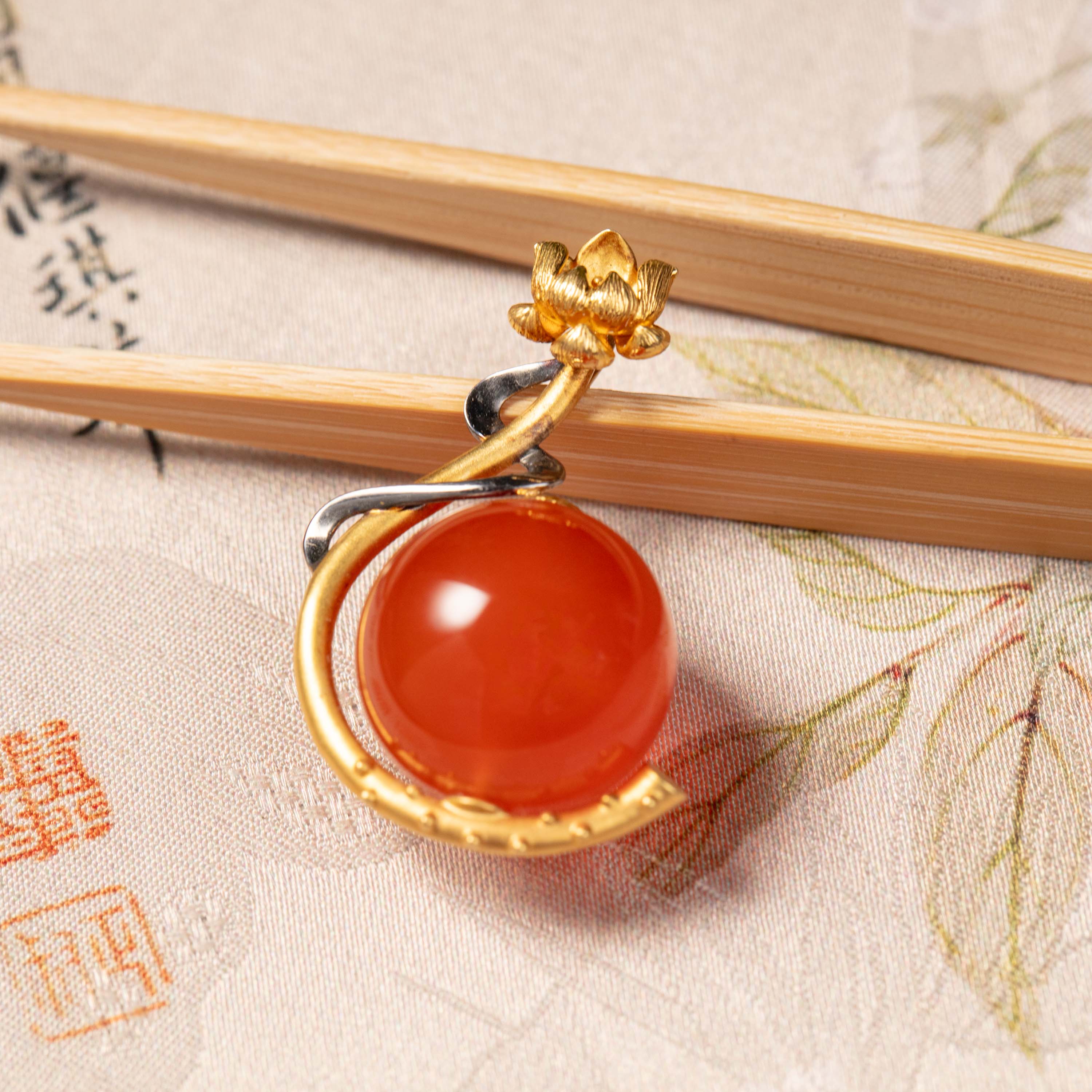 南红玛瑙荷花设计款圆珠吊坠多样性发一约16mm#B1591786