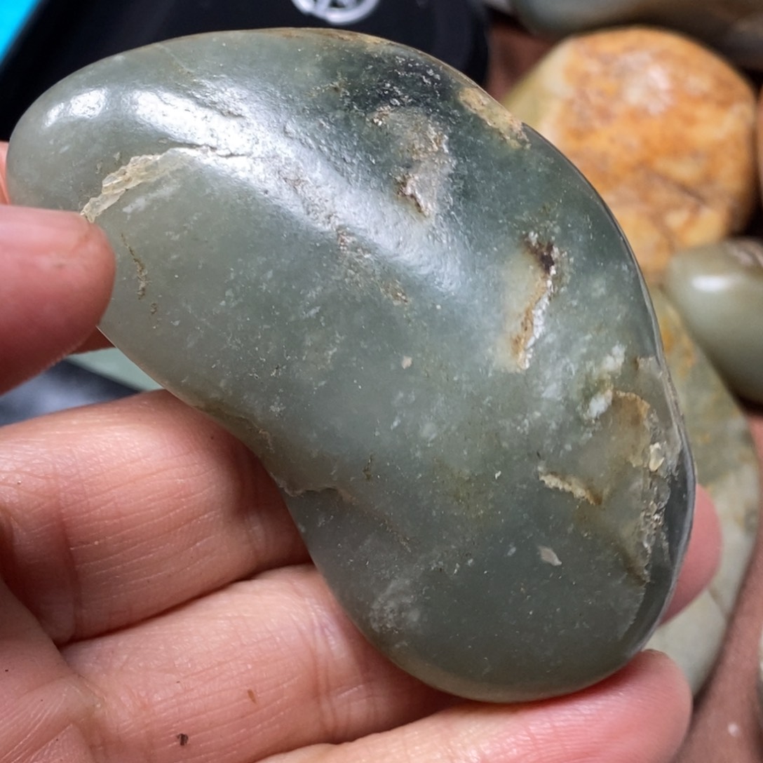 和田玉挂件足铂镶嵌