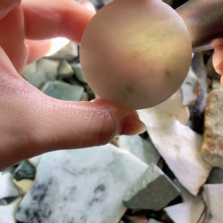 翡翠颈饰未镶嵌天然翡翠