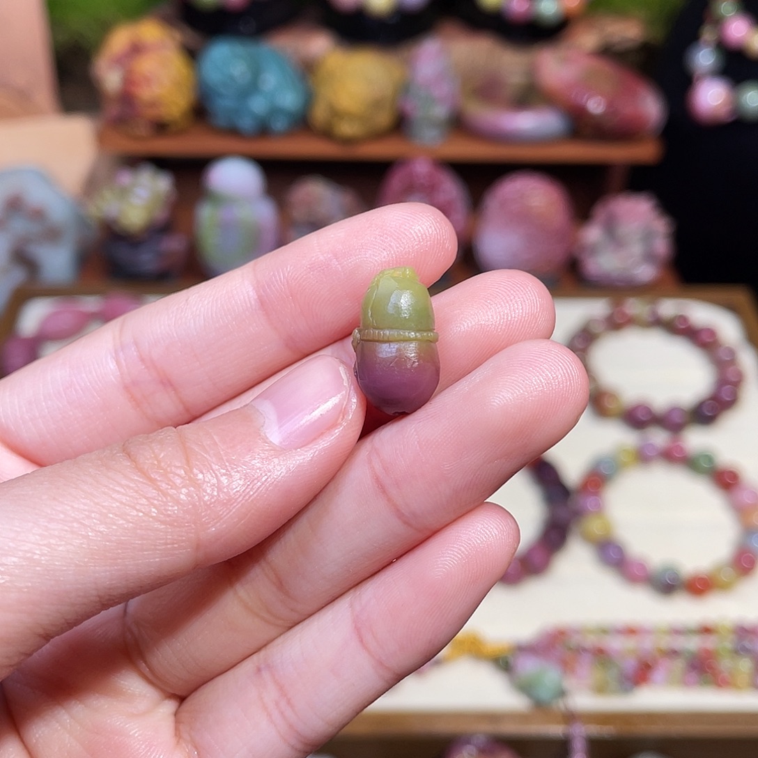 乐***头玛瑙/玉髓未镶嵌珠宝半成品盐源玛瑙葫芦