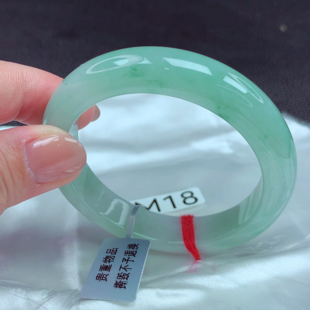 翡翠手镯未镶嵌手镯88