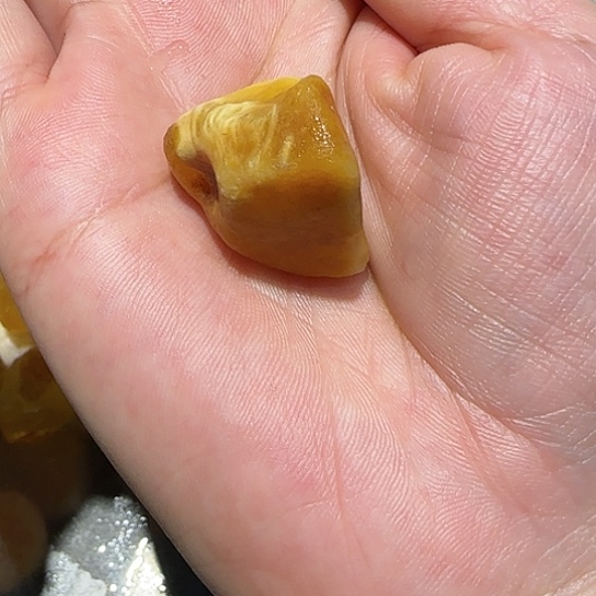 定制琥珀未镶嵌陪****白蜜蜡