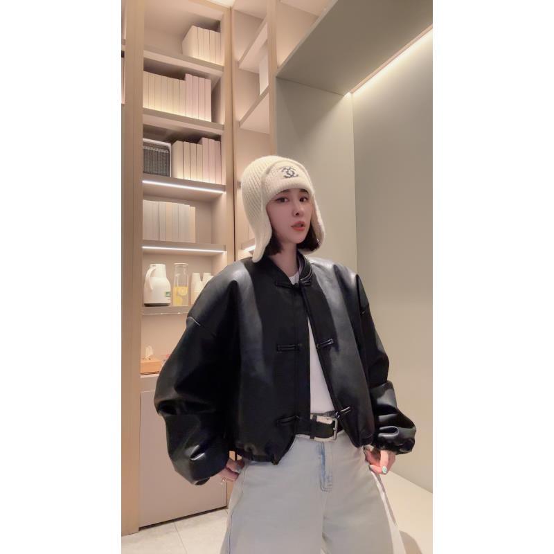 89936：短款长袖厚款立领刺绣插肩袖皮衣套装复古宽松秋季