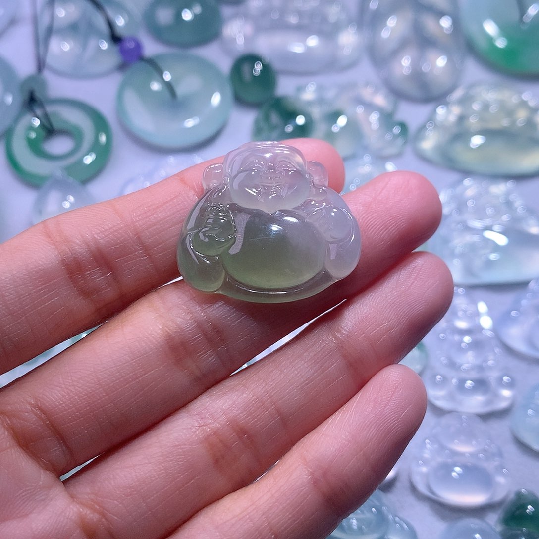 【闪购商品】翡翠颈饰未镶嵌财神