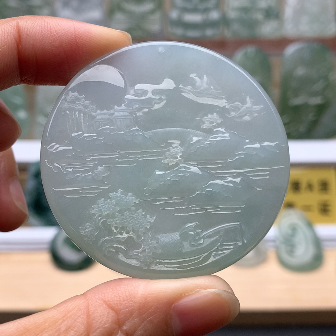 翡翠未镶嵌颈饰山水牌