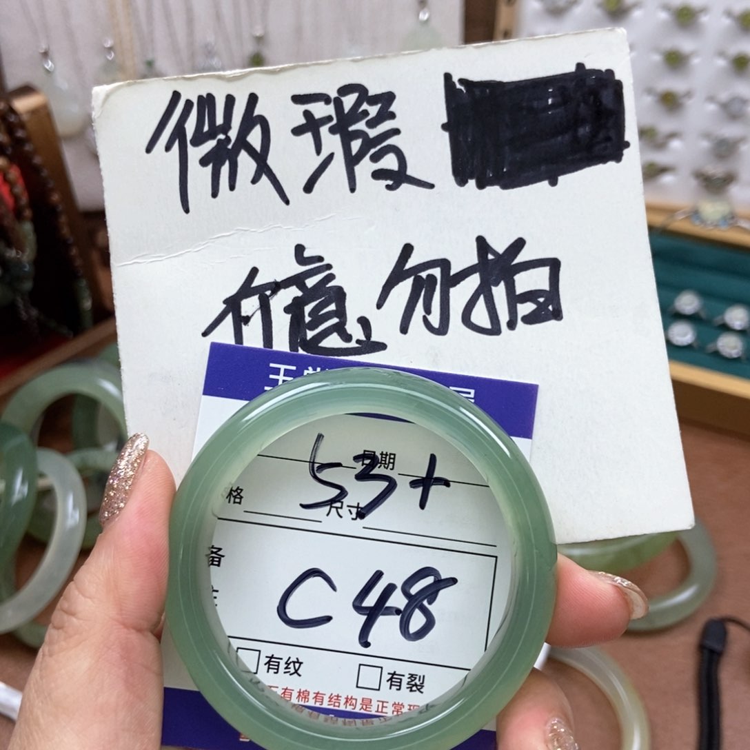 岫玉手镯手镯未镶嵌