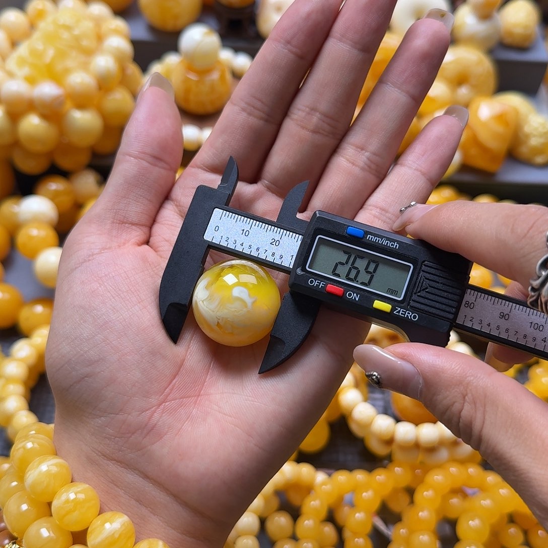 蜜蜡未镶嵌珠宝奇石