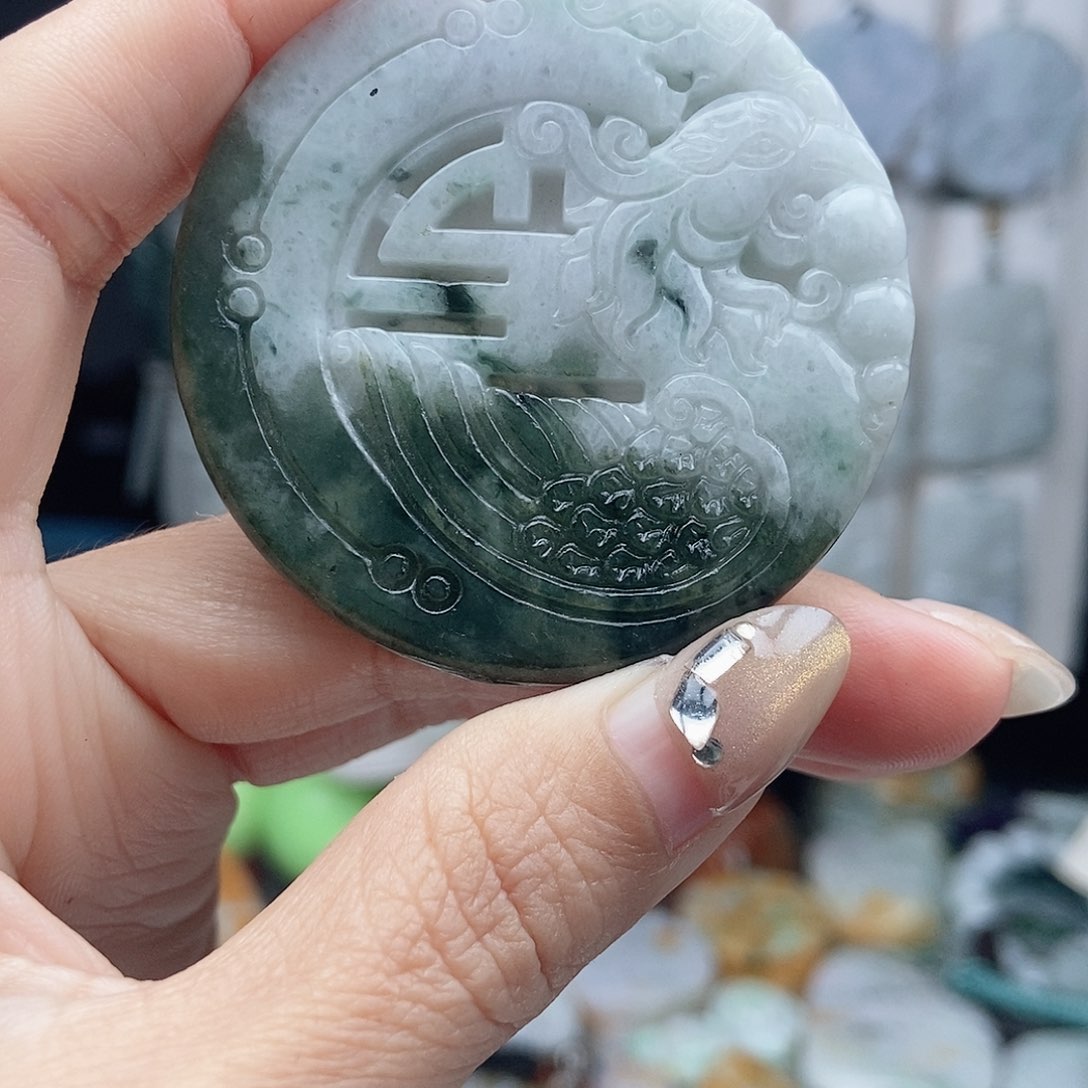 翡翠颈饰未镶嵌翡翠