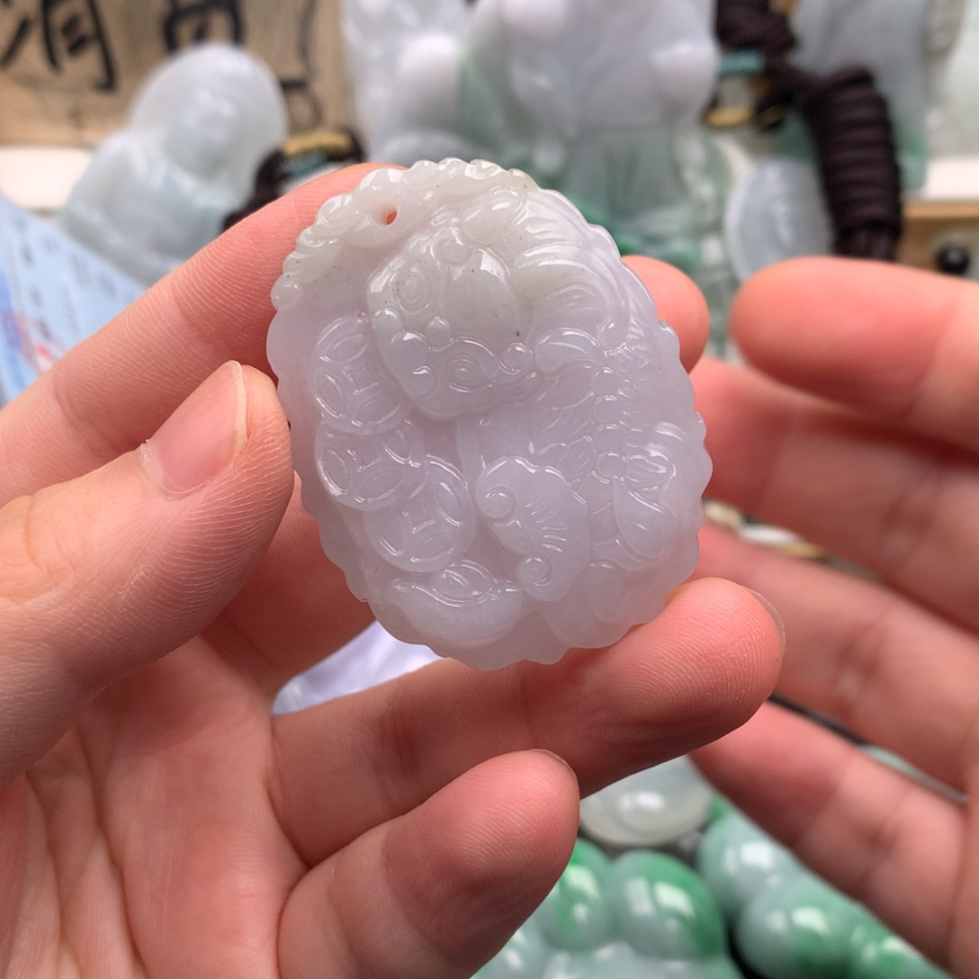 吊坠(不含链)未镶嵌翡翠