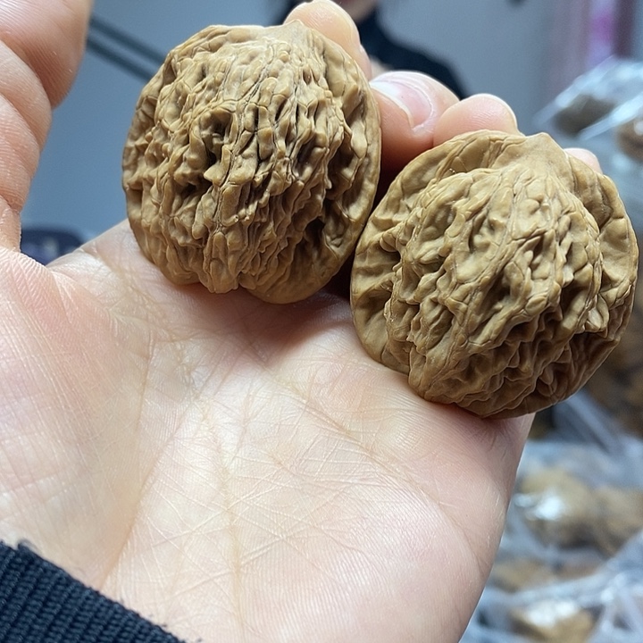 文玩核桃把件38.5老树虎头