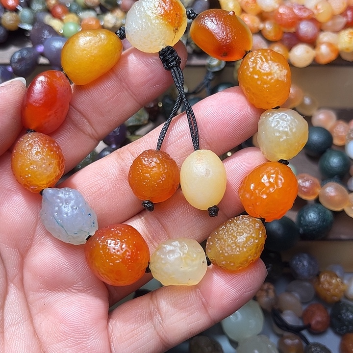 阿拉善彩玛瑙手串