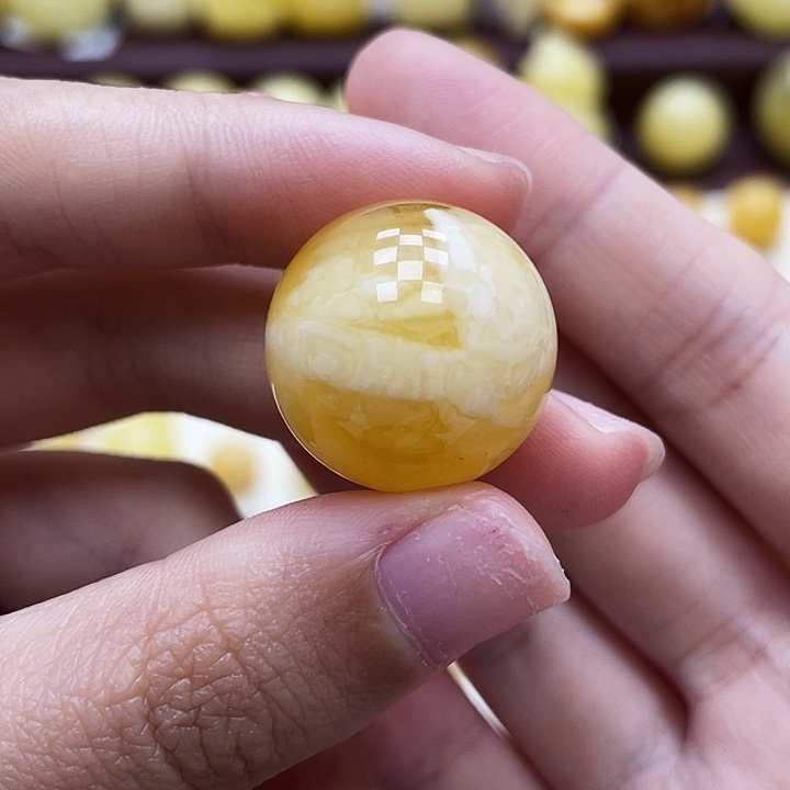 琥珀未镶嵌裸石19.8mm瑕