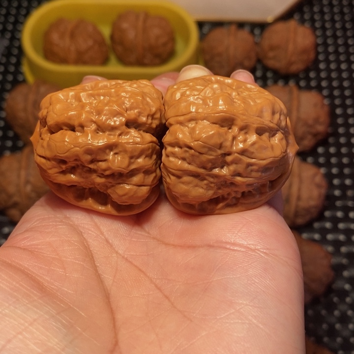 文玩核桃把件超大八腿
