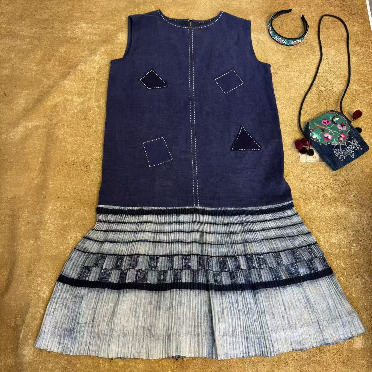 妤然民族风新款土布蜡染手工刺绣宽松显瘦设计复古长款连衣裙