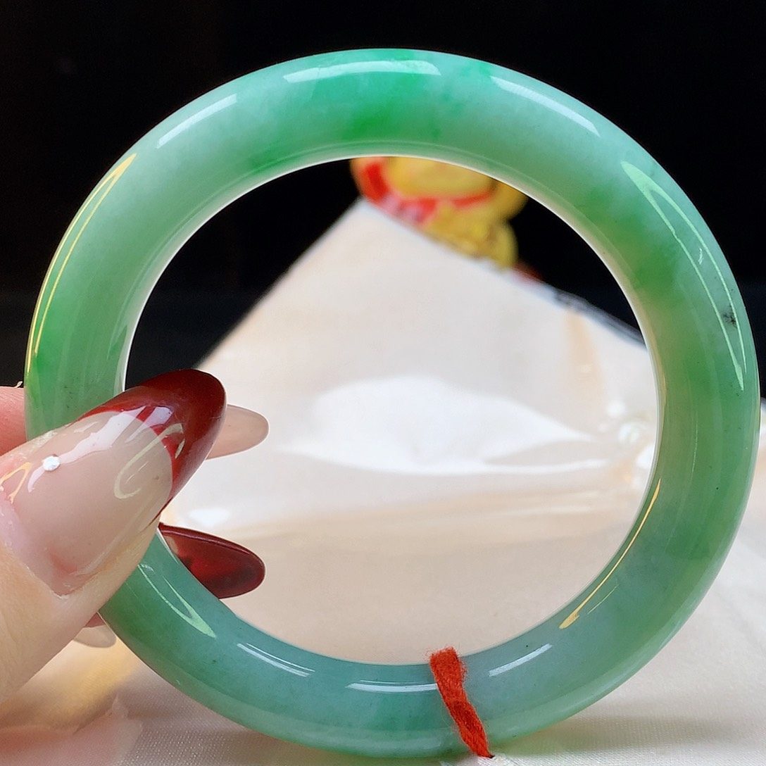 翡翠手镯未镶嵌天然翡翠9029