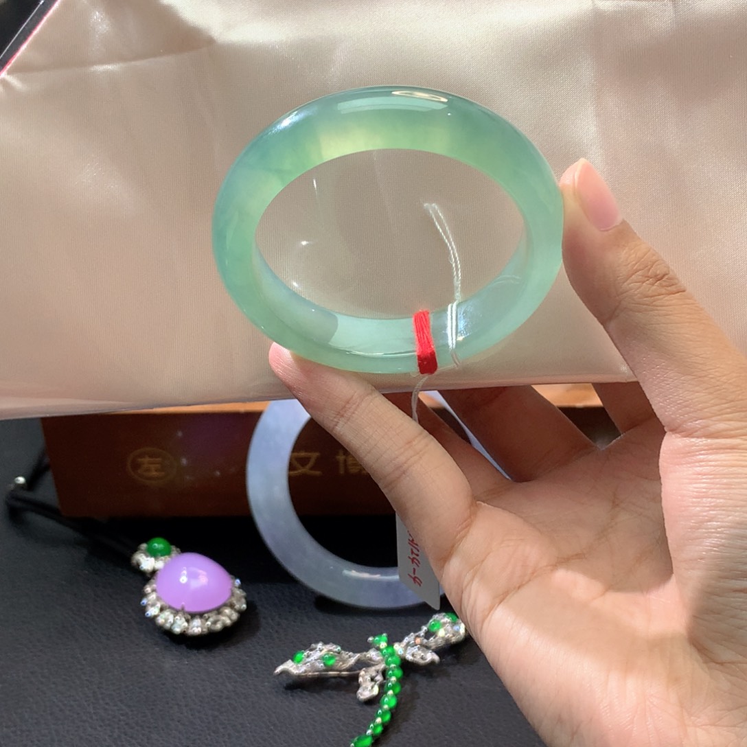 翡翠未镶嵌手镯正圈