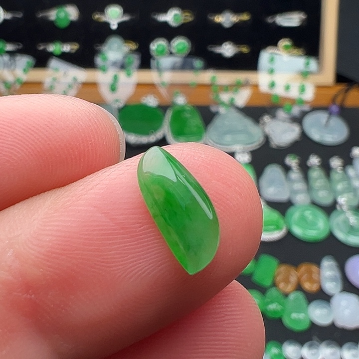 翡翠未镶嵌颈饰随形11.5