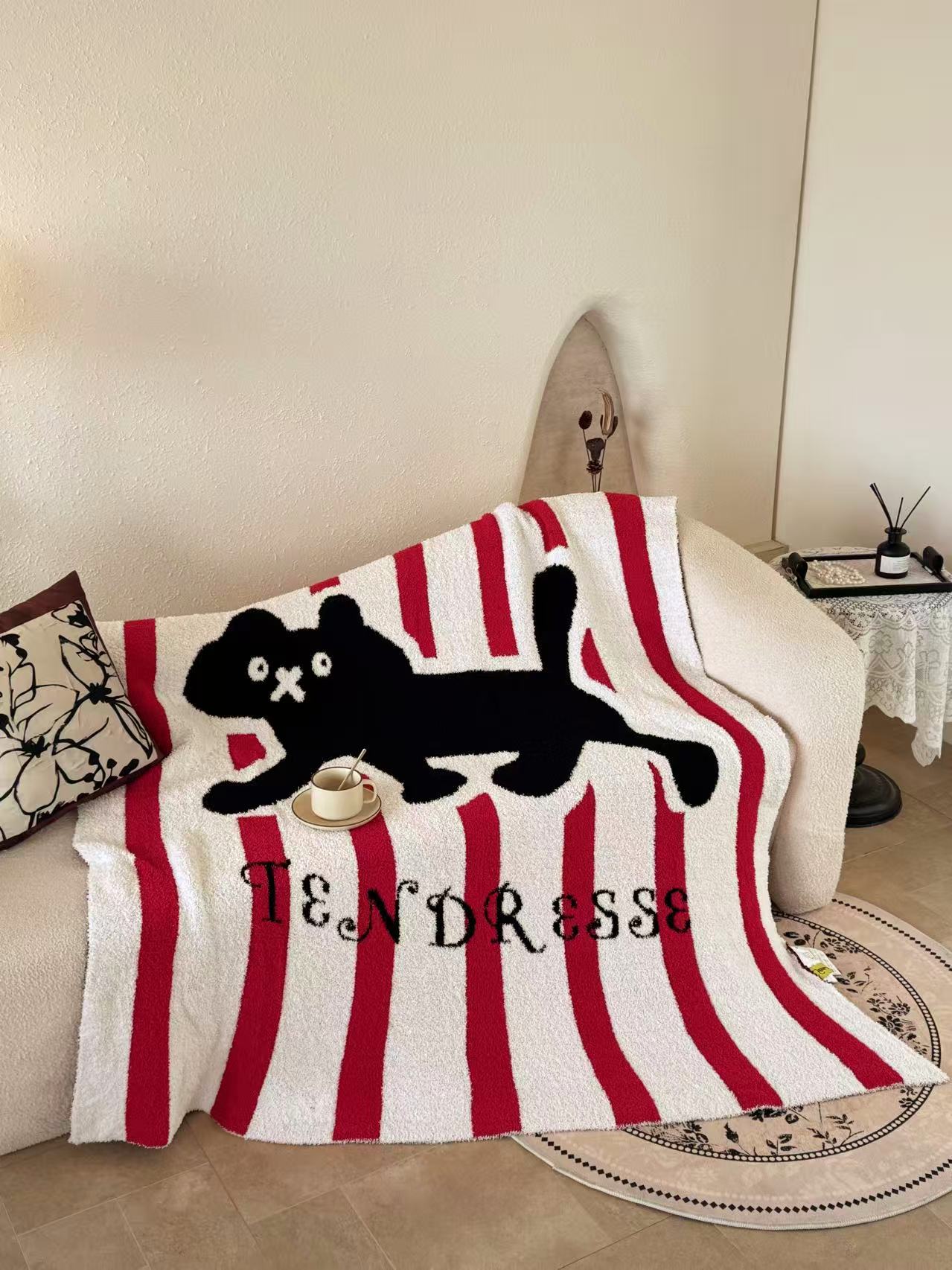 红色条纹哈基米半边绒针织毯沙发毯云柔软双面暖绒毛毯