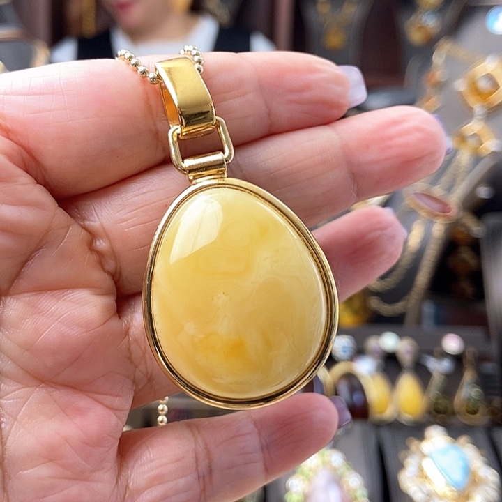 琥珀颈饰银S925镶嵌吊坠