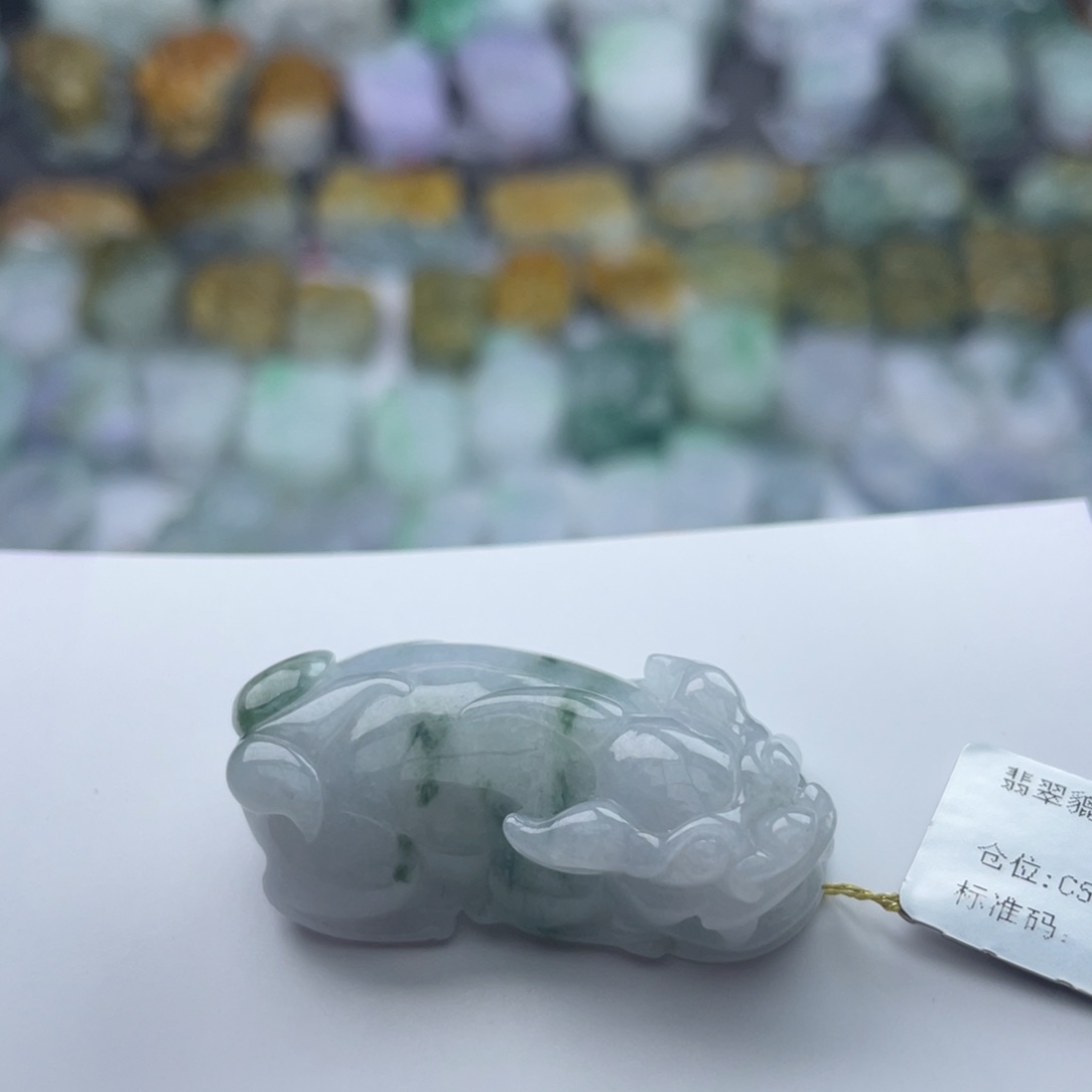 翡翠未镶嵌颈饰貔貅